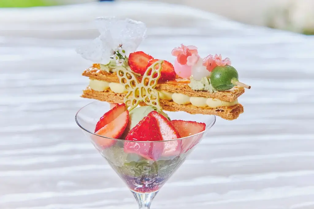 いちごと抹茶の甘美なマリアージュに心躍る！新緑の季節を楽しむスイーツコレクション『初夏のいちごと抹茶アフタヌーンティー』全国4都市で期間限定販売 画像 3