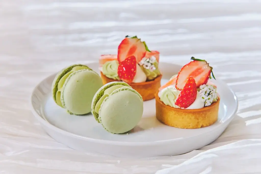いちごと抹茶の甘美なマリアージュに心躍る！新緑の季節を楽しむスイーツコレクション『初夏のいちごと抹茶アフタヌーンティー』全国4都市で期間限定販売 画像 6