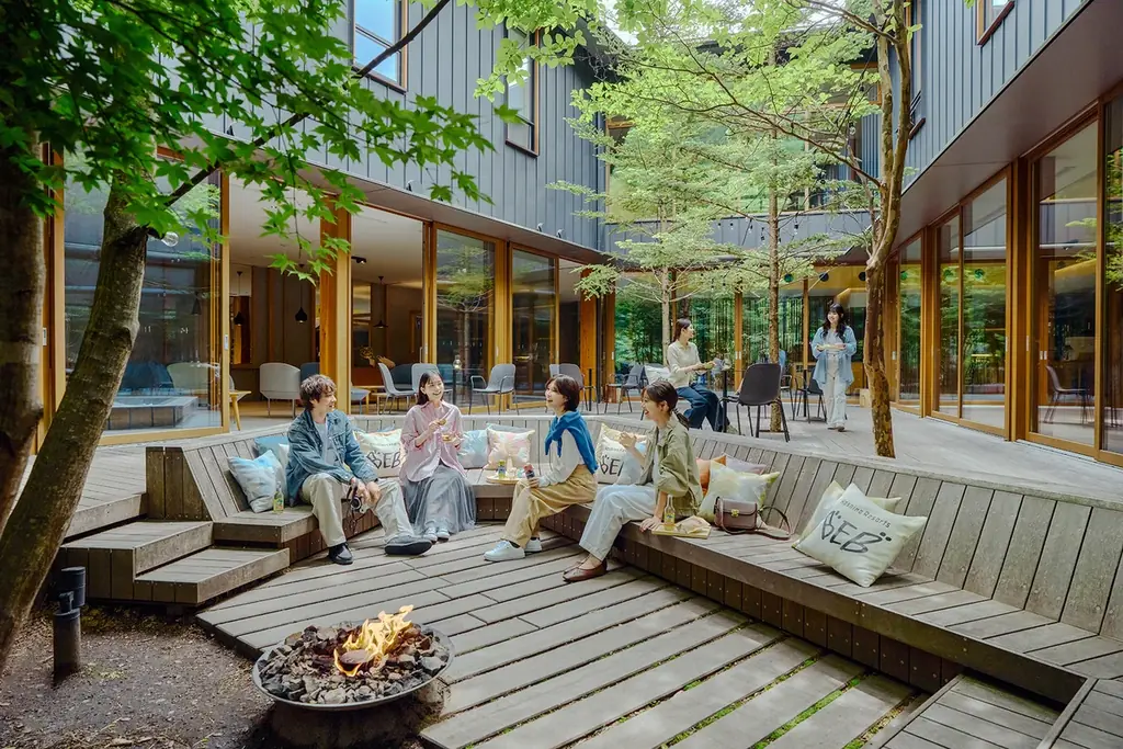 【suwaru × BEB5軽井沢 by 星野リゾート】俳優・高橋メアリージュン氏と新緑の森へ没入。森林浴ヨガと“空飛ぶムササビ”に癒やされる「ウェルネスリトリート」を初開催 画像 11