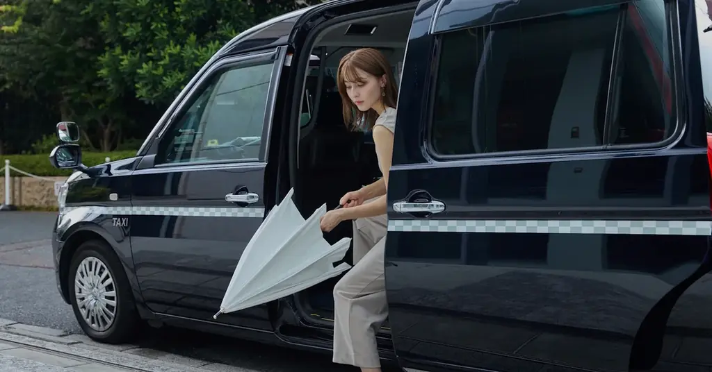 閉じるだけで一気にたためる日傘がリニューアル 画像 4