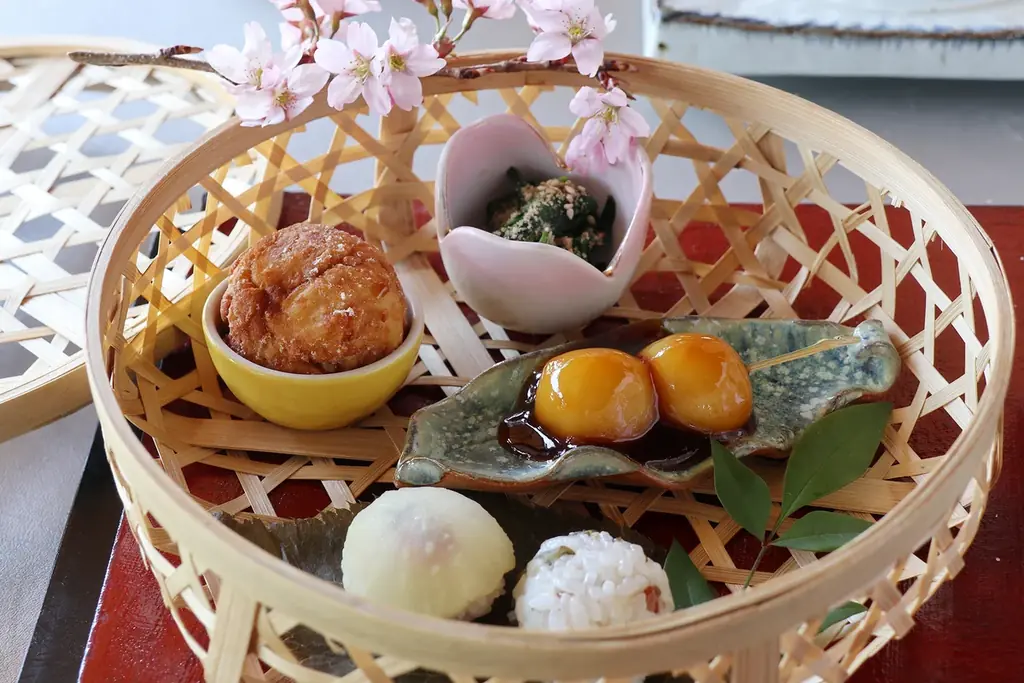 里山に囲まれた埼玉の奥地で味わう罪悪感ゼロのアフタヌーンティー。体に優しい「ゆばと豆腐のスイーツ」を「ちょうど良い」ボリュームで提供。ゆばカフェ紫水庵で4月からスタート。 画像 3