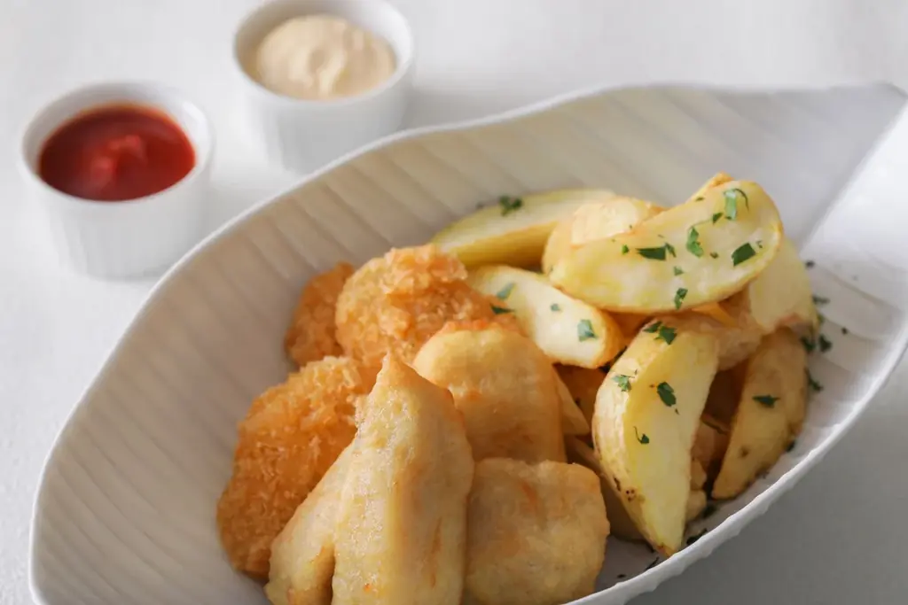 【名古屋】10周年を祝う「シャンドン ロゼ」のウェルカムドリンクとともに、名古屋で一番贅沢な“春”をシェアしよう！一夜限りのフォトジェニック空間『STRINGS Spring ROSÉ Night』 画像 12