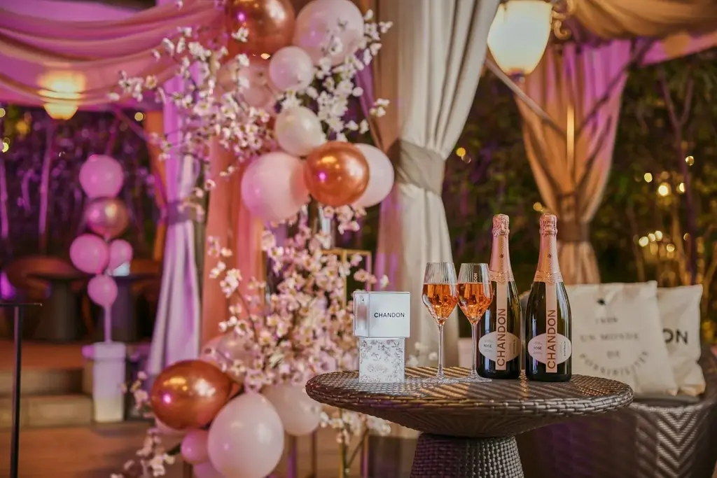 【名古屋】10周年を祝う「シャンドン ロゼ」のウェルカムドリンクとともに、名古屋で一番贅沢な“春”をシェアしよう！一夜限りのフォトジェニック空間『STRINGS Spring ROSÉ Night』 画像 3