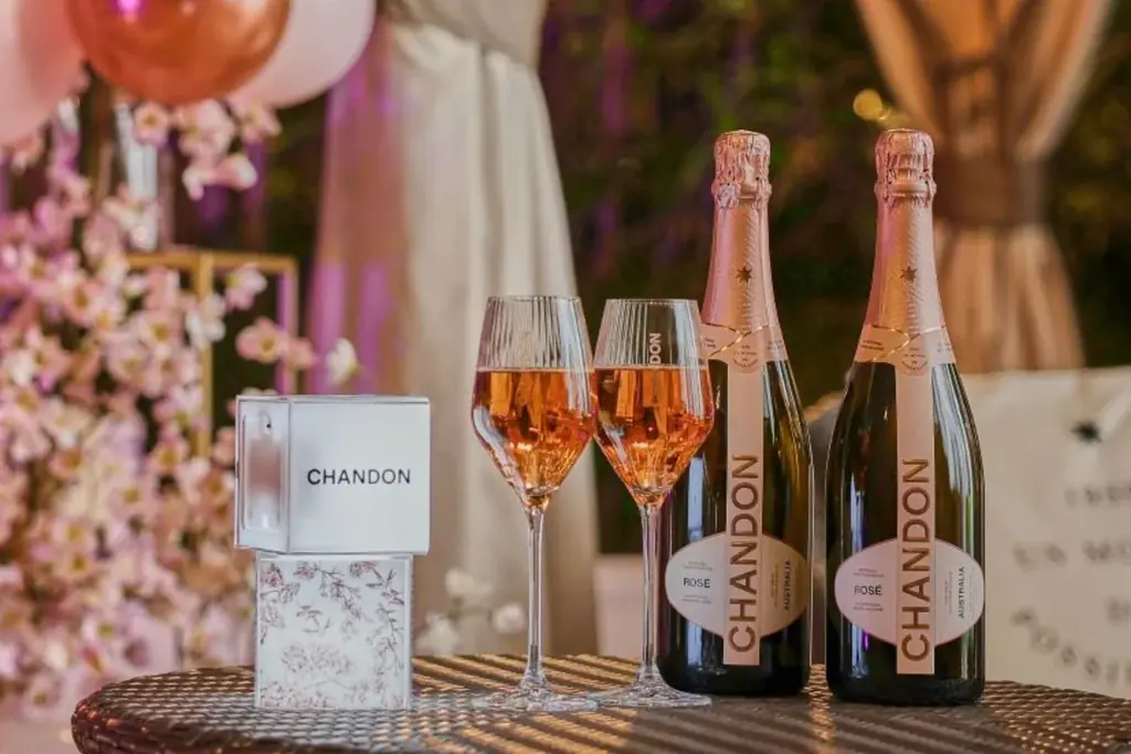 【名古屋】10周年を祝う「シャンドン ロゼ」のウェルカムドリンクとともに、名古屋で一番贅沢な“春”をシェアしよう！一夜限りのフォトジェニック空間『STRINGS Spring ROSÉ Night』 画像 5