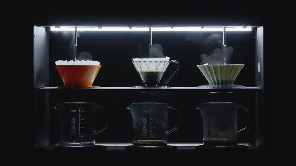 コーヒー店のハンドドリップ抽出を自動で精密再現、オペレーション改善を実現「iRHEA（アイレア）」国内正規販売開始 画像 1