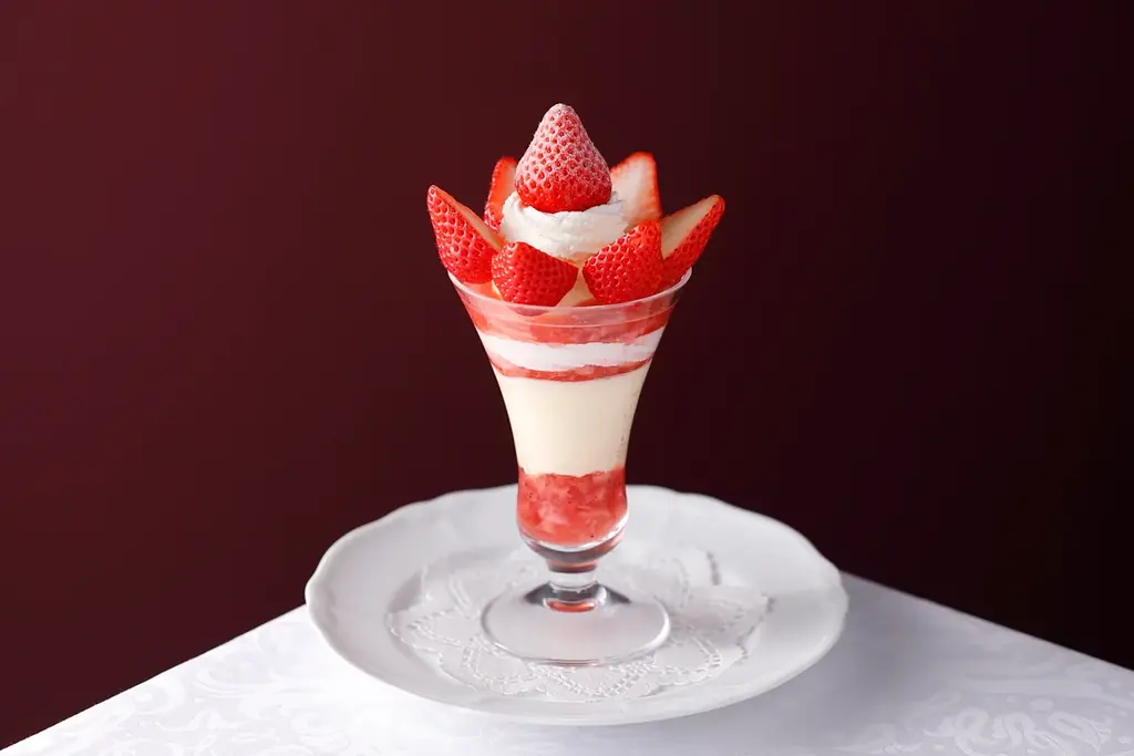 「資生堂パーラー 銀座本店サロン・ド・カフェ」春の訪れを華やかに彩る、4月限定パフェなどを展開 画像 2