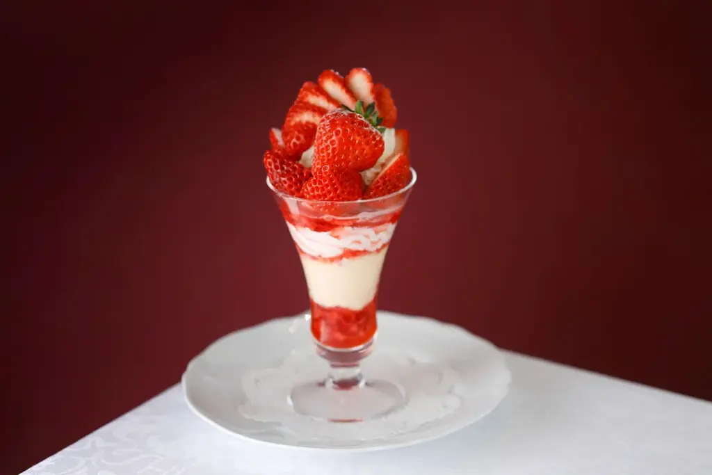 「資生堂パーラー 銀座本店サロン・ド・カフェ」春の訪れを華やかに彩る、4月限定パフェなどを展開 画像 3