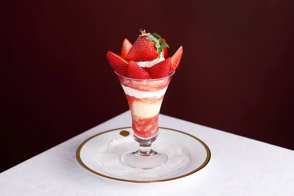 「資生堂パーラー 銀座本店サロン・ド・カフェ」春の訪れを華やかに彩る、4月限定パフェなどを展開 画像 4