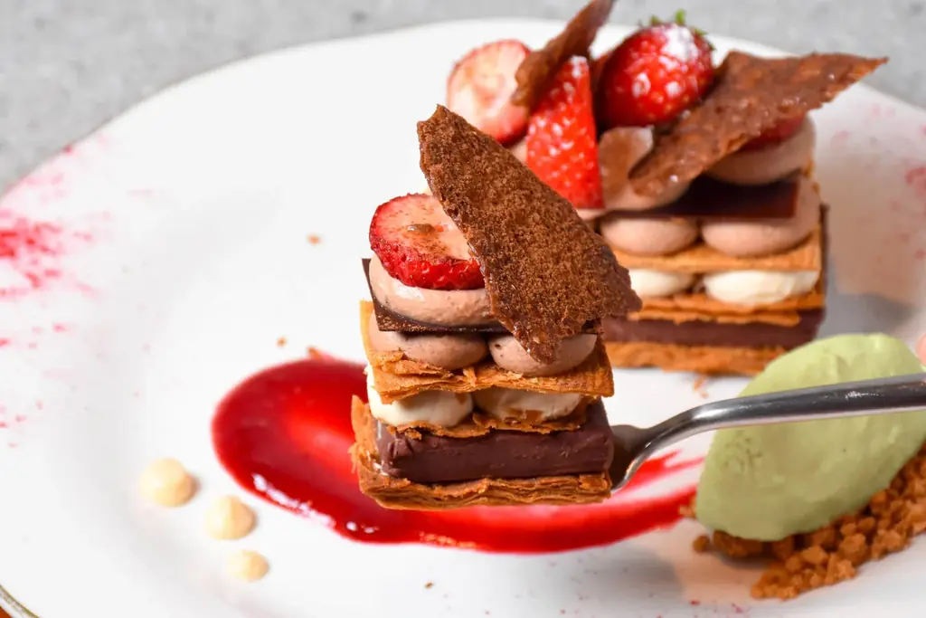 Minimalより、至福の苺ミルフィーユが春限定で登場。香り高い希少カカオが導く「チョコレート×苺」の新たな最適解 画像 3