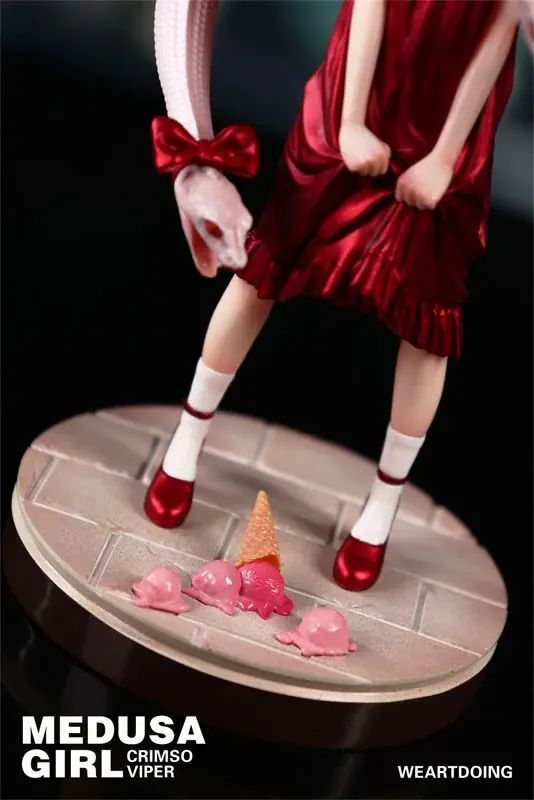 『メデューサガール Illustrated by よしおか 完成品フィギュア』の「グリーンバイパー」「クリムゾンバイパー」が登場。 画像 24