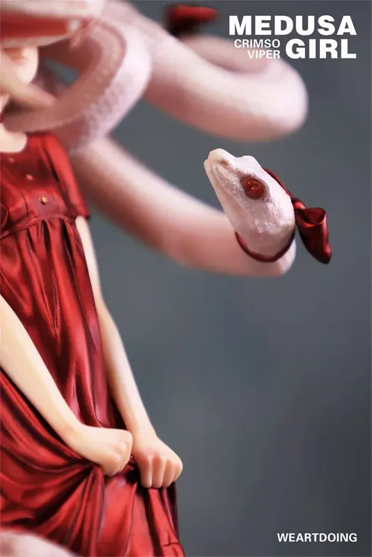 『メデューサガール Illustrated by よしおか 完成品フィギュア』の「グリーンバイパー」「クリムゾンバイパー」が登場。 画像 26