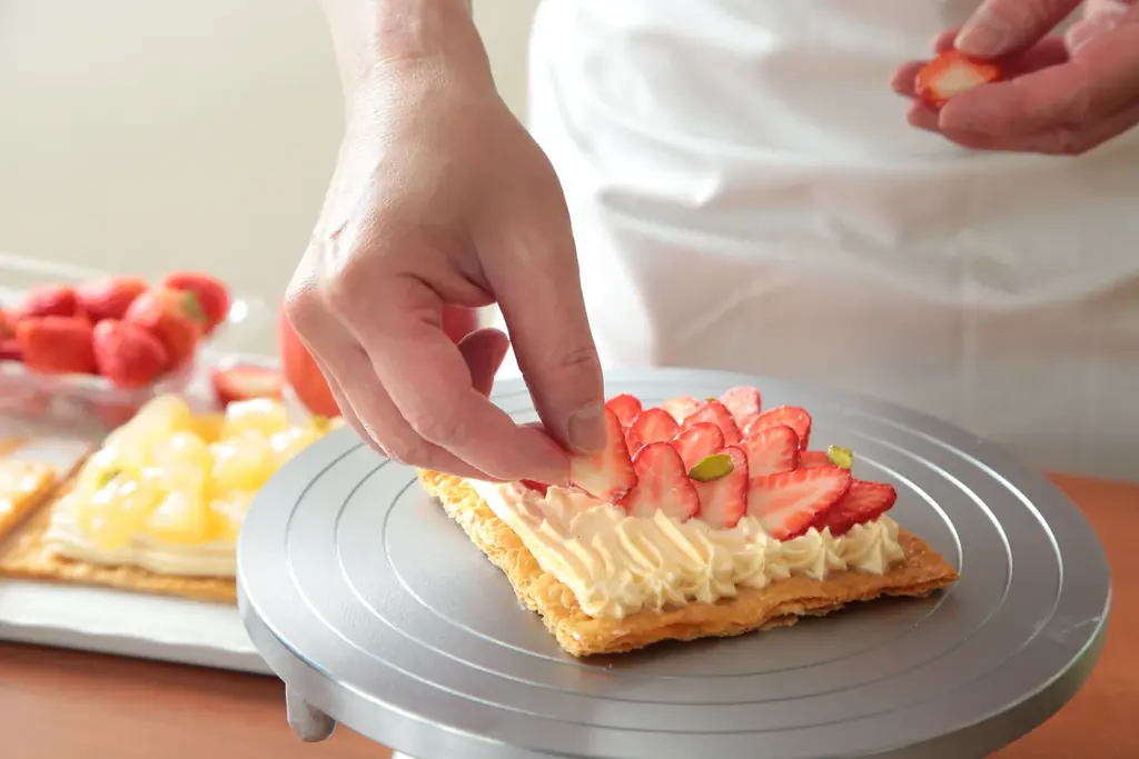 【4/16～】箱根・芦ノ湖畔のデザートレストラン“サロン・ド・テ ロザージュ“業態変更 画像 7