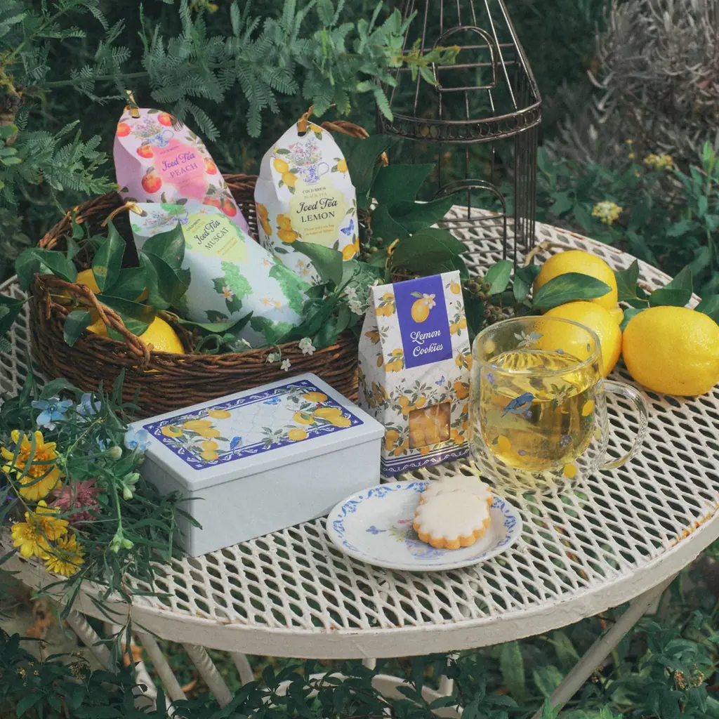 パリを拠点に活躍するアーティスト「ナタリー・レテ」とコラボレーション！レモンやブルーベリー、鳥や蝶が彩る夏を爽やかに楽しむティータイムコレクションが登場 画像 6