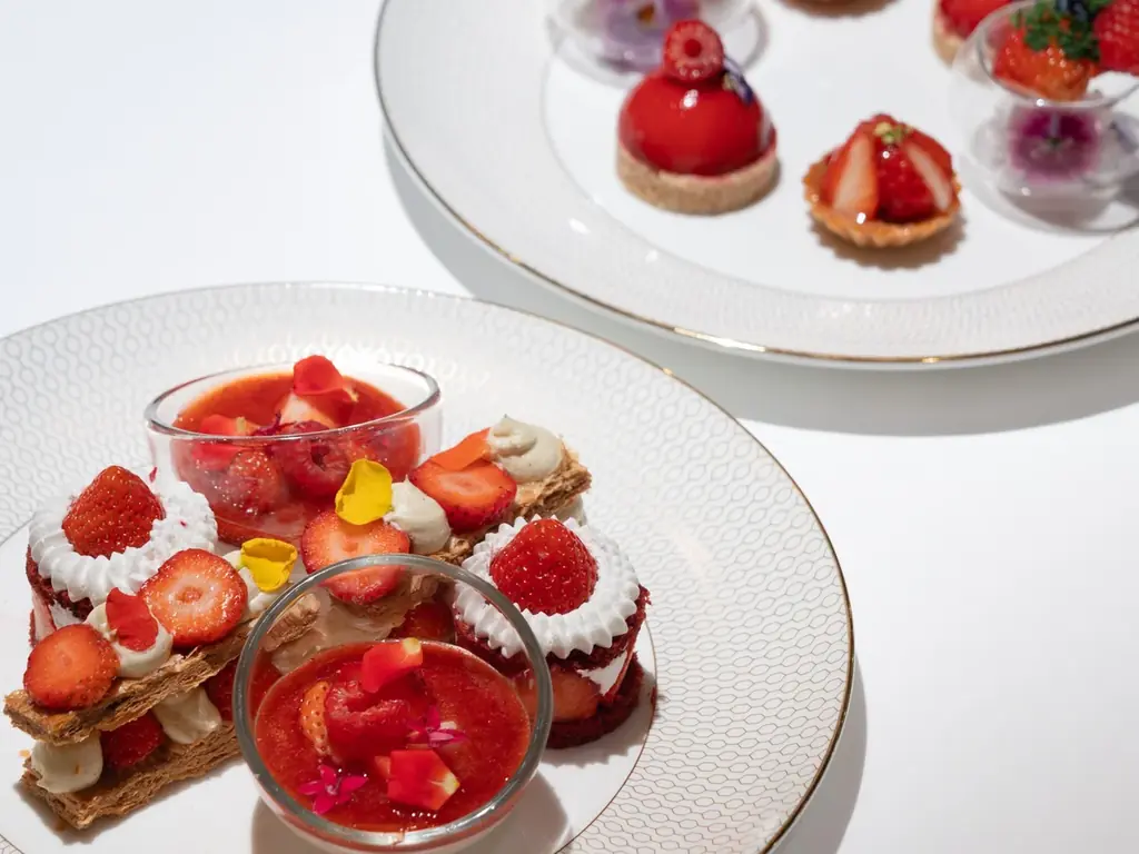 ウルフギャング・ステーキハウス 福岡店　セカンドディナータイム予約限定「夜景の肉食ハイティー ストロベリーVer.」 画像 2