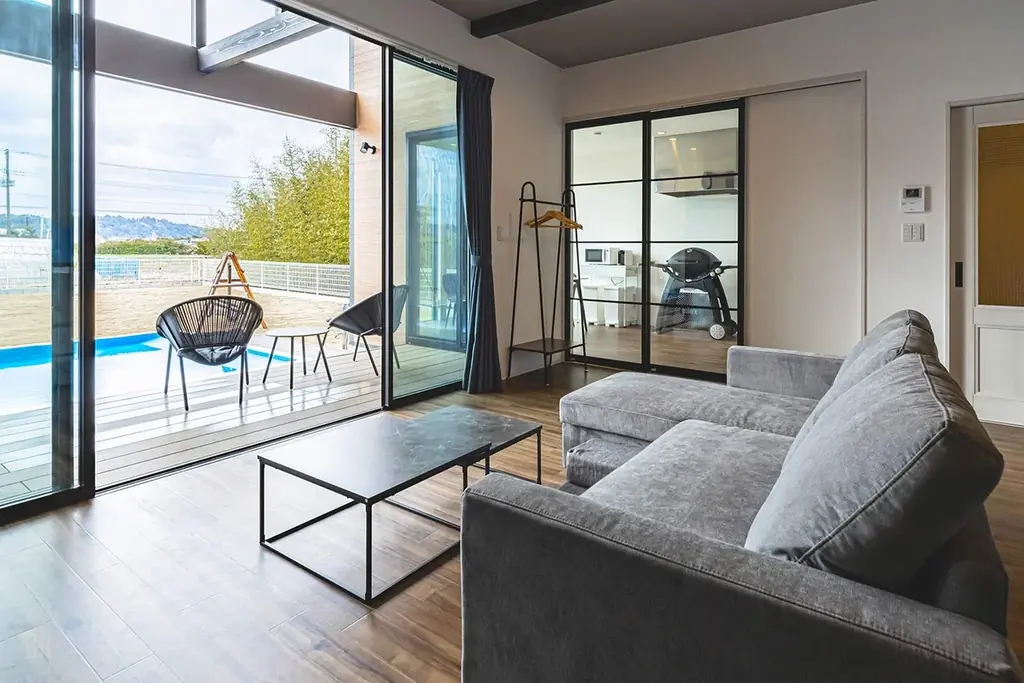 【1周年記念】愛犬と過ごす「プライベートヴィラAMIRU千葉一宮」が開業1周年！”かずさ和牛”の豪華BBQ贈呈＆宿泊10%OFFのダブル感謝祭を開催 画像 3