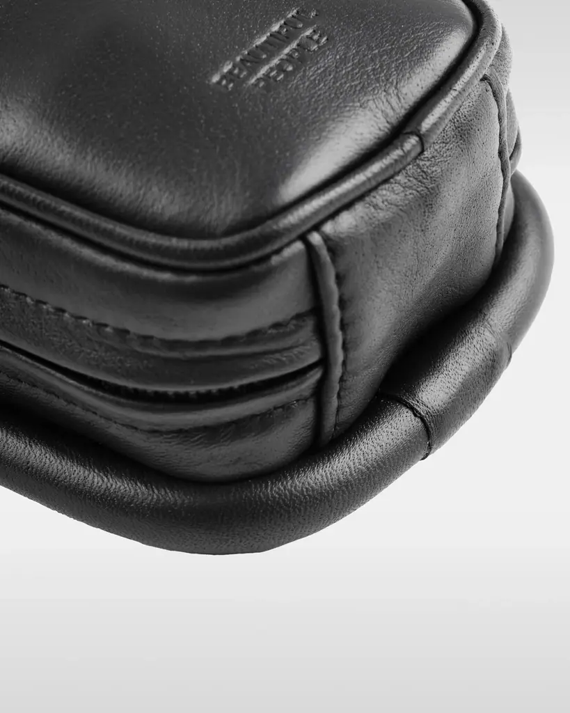 【objcts.io】beautiful peopleとのコラボレーションコレクションを発表。黒電話やヘッドフォンをモチーフにしたバッグ・iPhoneアクセサリー計3型を展開。 画像 17