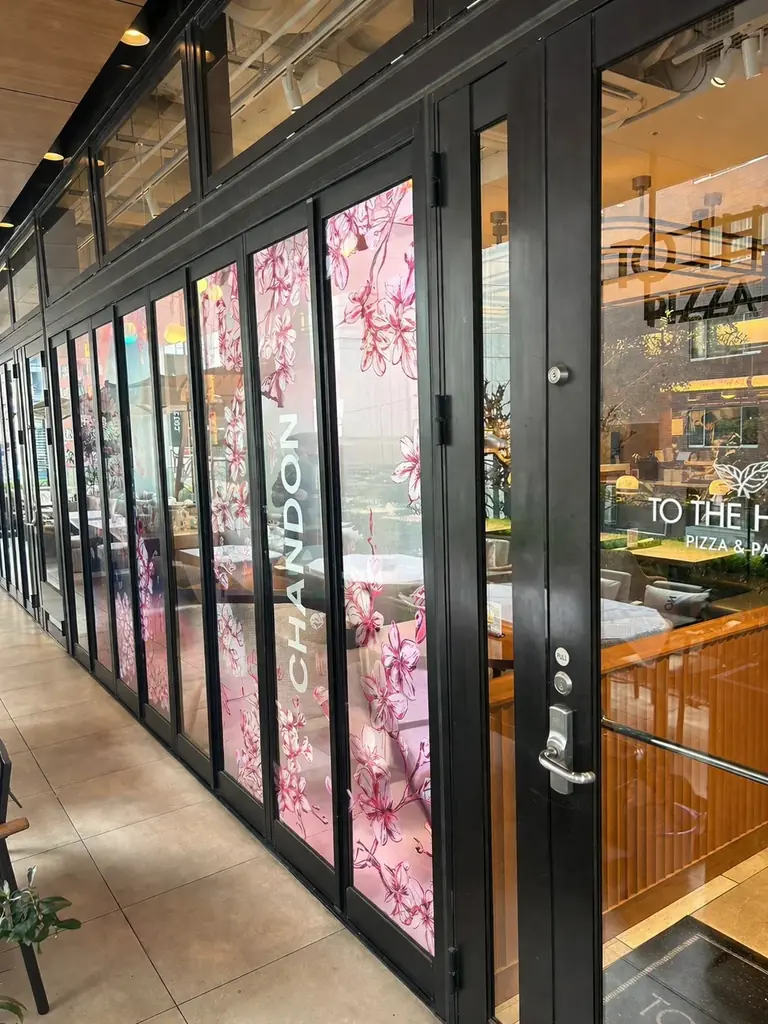 『TO THE HERBS　渋谷店』のテラスで春風と共に愉しむ「シャンドン ロゼ」　シャンドン ロゼ×薪窯ナポリピッツァなど　桜色スパークリングで彩る大人の贅沢なひとときを 画像 3