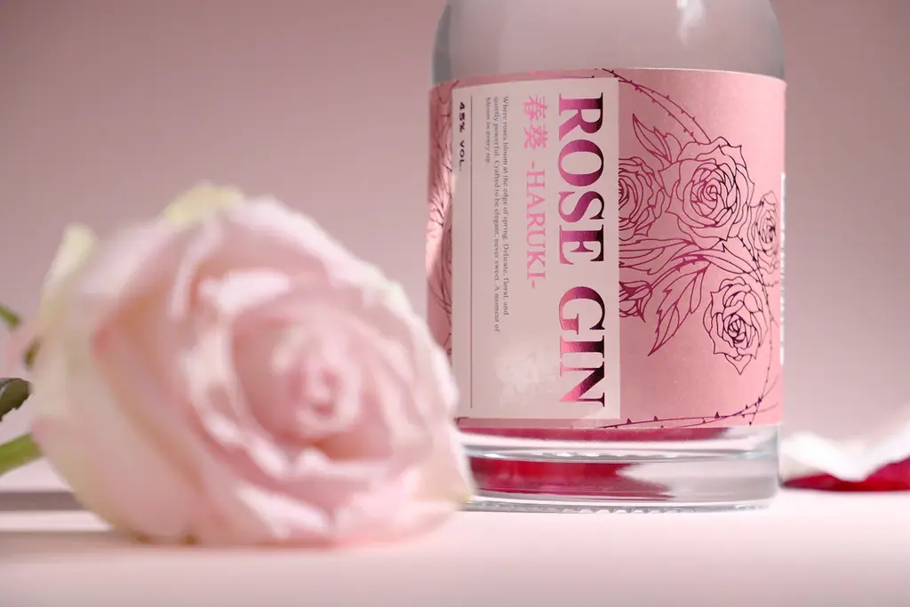 国産バラと14種のボタニカルのジン「ROSE GIN 春葵 -HARUKI-」を販売開始 画像 2