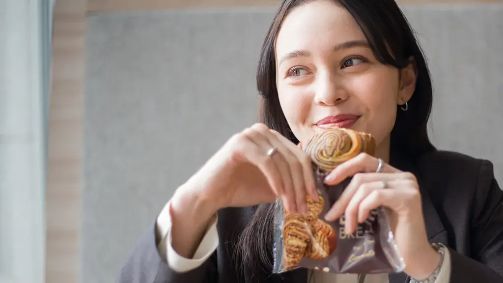 「BASE BREAD チョコレート」リニューアル ～チョコレート1.7倍※1 最後の一口まで続く、ベルギーチョコの豊かな余韻。〜 画像 13