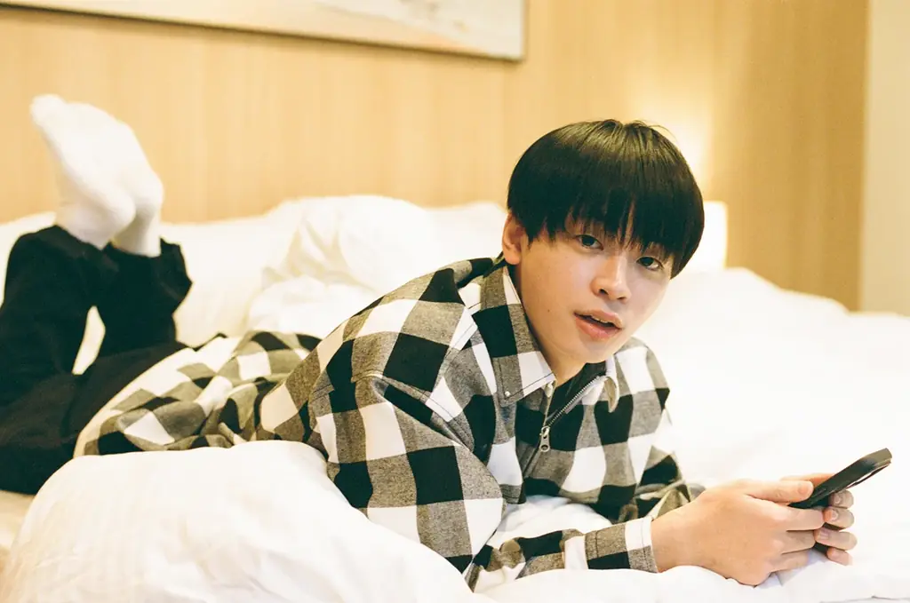 すしらーめん りく、待望の1st写真集が発売決定！　愛犬との日常、トレーニングの成果まで……川島小鳥、SASU TEI、平岩享が撮影 画像 3