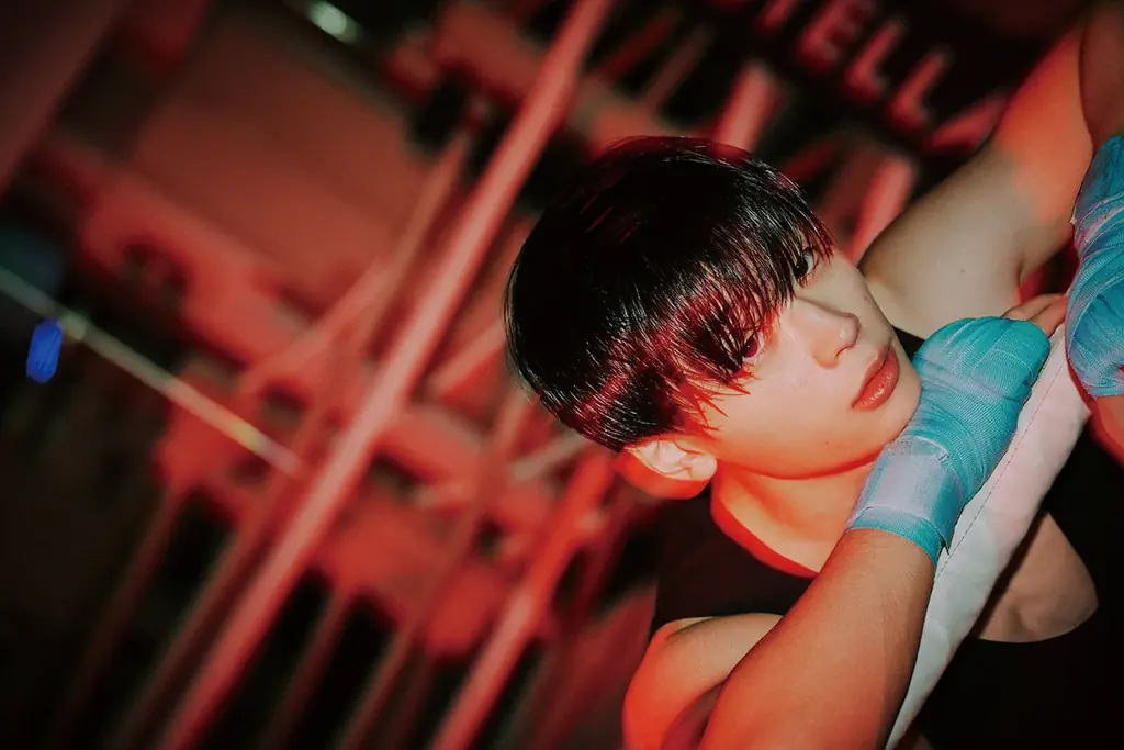 すしらーめん りく、待望の1st写真集が発売決定！　愛犬との日常、トレーニングの成果まで……川島小鳥、SASU TEI、平岩享が撮影 画像 6