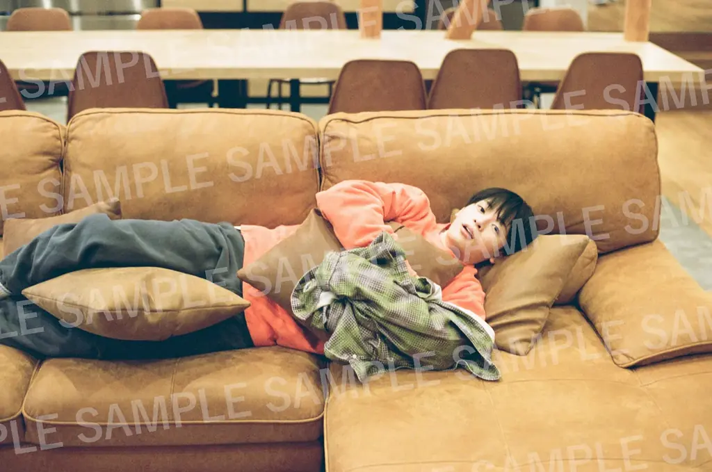 すしらーめん りく、待望の1st写真集が発売決定！　愛犬との日常、トレーニングの成果まで……川島小鳥、SASU TEI、平岩享が撮影 画像 9