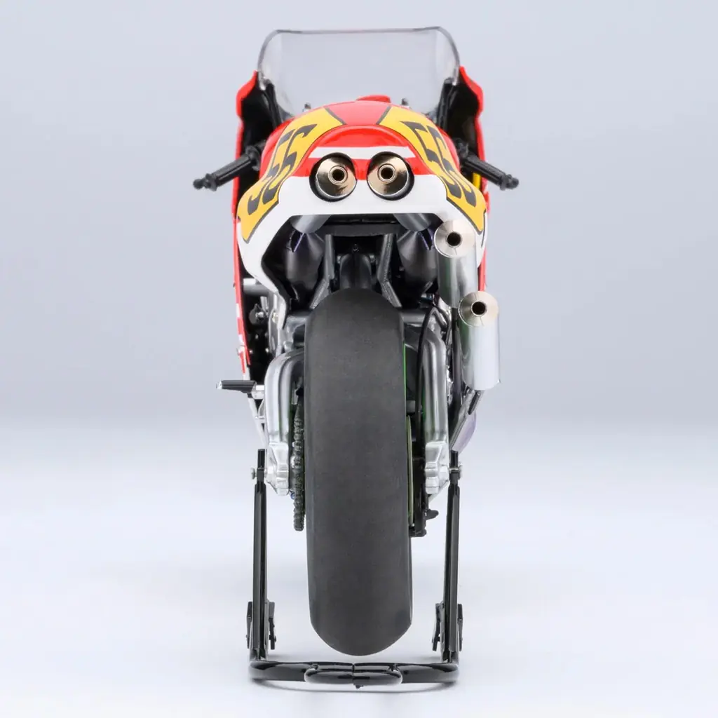 『バリバリ伝説』の名マシンが立体化！巨摩 郡の「NSR500」が1/12スケールで登場〈ヘルメット付属〉東京モーターサイクルショー2026で展示‧販売！ 画像 5