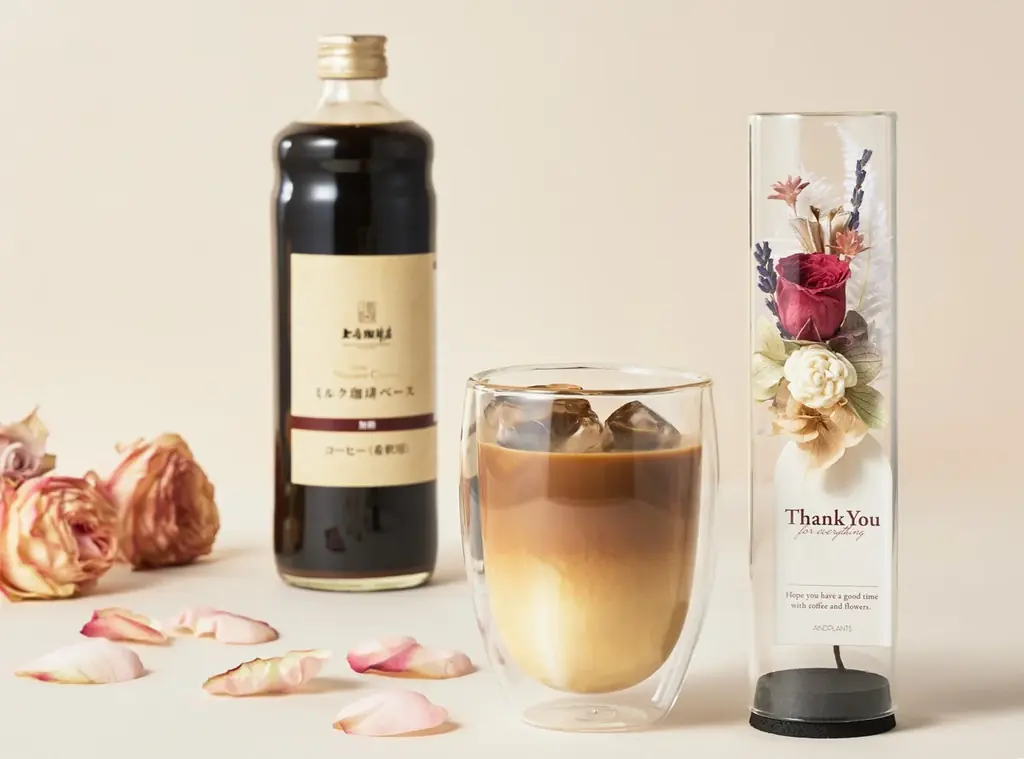 ～UCC公式オンラインストアの母の日～年間1万本以上販売のミルク珈琲ベースとお花のギフトが新登場！3月26日より数量限定販売 画像 1