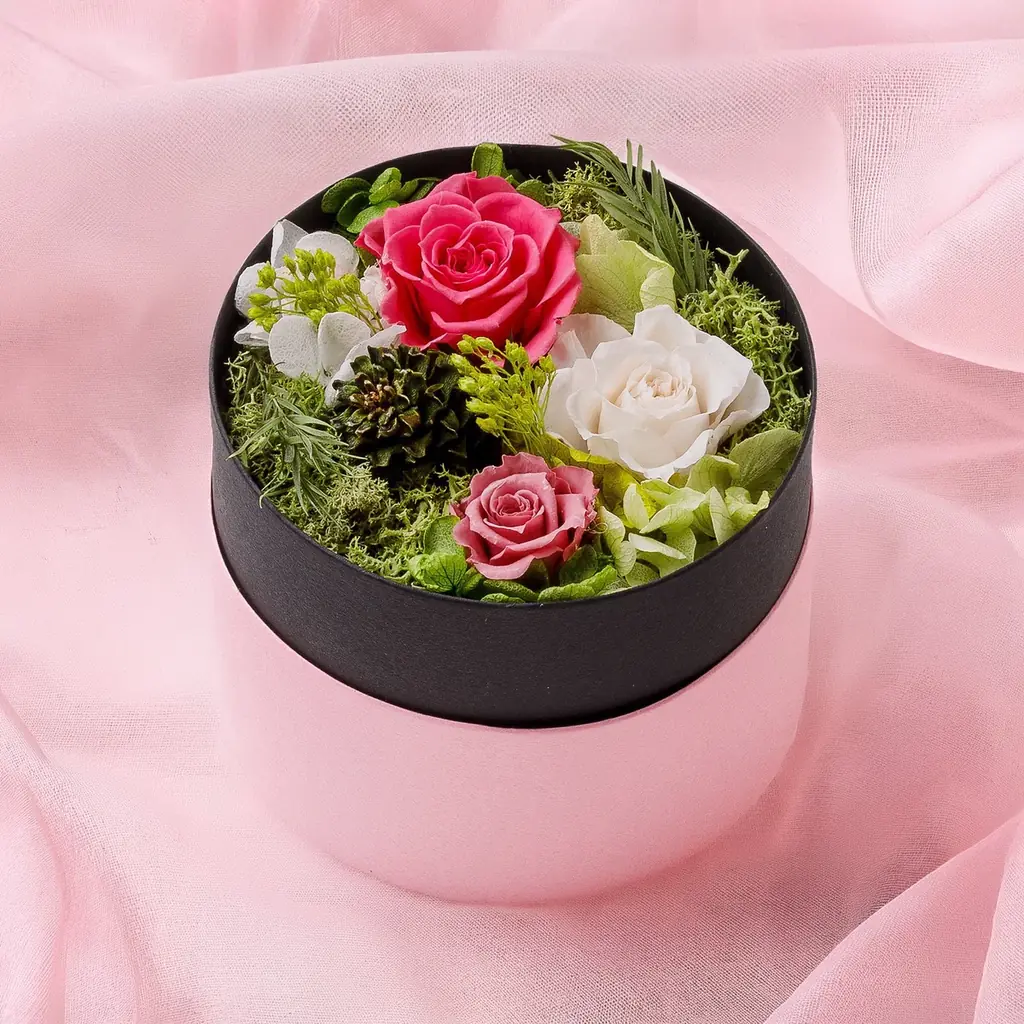 TOKYO TULIP ROSEとコラボ！美しさと美味しさが一度に楽しめる春限定のフラワーボックスと洋菓子のセットが発売。 画像 3