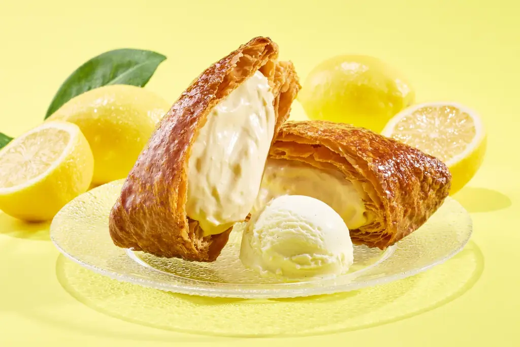 ≪ ホロホロ・サクサク食感 ≫ 話題のパニエに季節の味わいが登場。【フランセ 表参道本店】より、レモンの酸味にキャラメルのコクを合わせた『フランセパニエ　レモンキャラメル』を”平日限定”販売。 画像 1