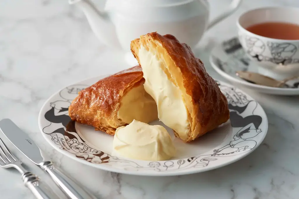 ≪ ホロホロ・サクサク食感 ≫ 話題のパニエに季節の味わいが登場。【フランセ 表参道本店】より、レモンの酸味にキャラメルのコクを合わせた『フランセパニエ　レモンキャラメル』を”平日限定”販売。 画像 4