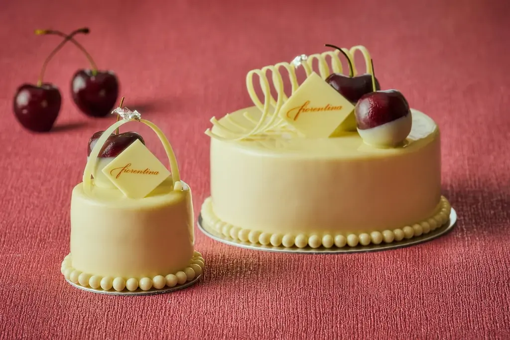 チェリーの甘酸っぱさとミルキーな味わいが重なり合うグラススイーツやドライチェリーを混ぜ込んで焼き上げるサックリ食感のクロワッサンが登場初夏を楽しむ「チェリースイーツ＆ブレッド コレクション」 画像 11