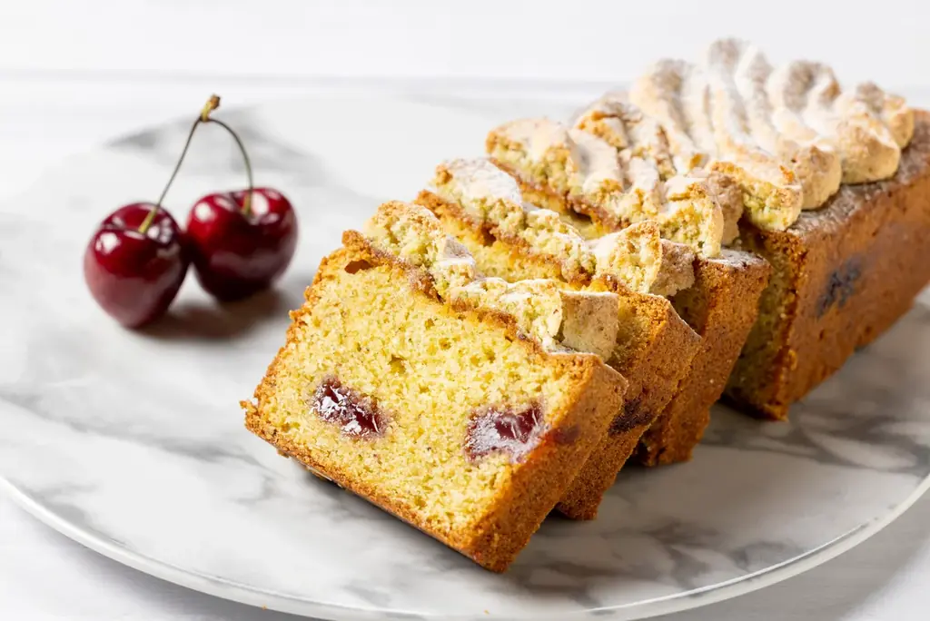 チェリーの甘酸っぱさとミルキーな味わいが重なり合うグラススイーツやドライチェリーを混ぜ込んで焼き上げるサックリ食感のクロワッサンが登場初夏を楽しむ「チェリースイーツ＆ブレッド コレクション」 画像 19