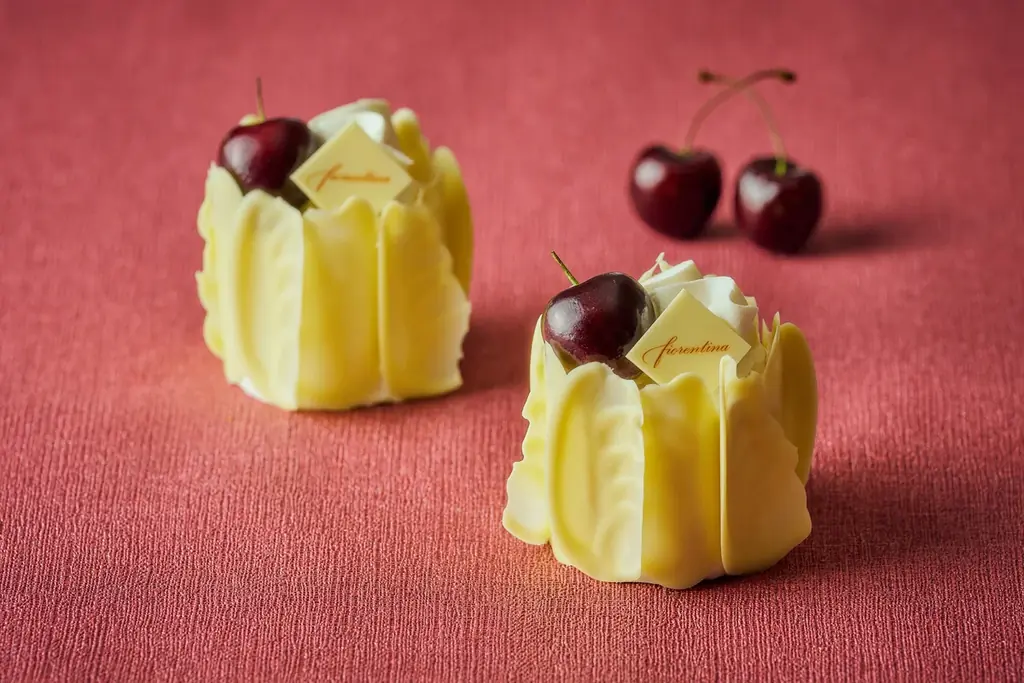 チェリーの甘酸っぱさとミルキーな味わいが重なり合うグラススイーツやドライチェリーを混ぜ込んで焼き上げるサックリ食感のクロワッサンが登場初夏を楽しむ「チェリースイーツ＆ブレッド コレクション」 画像 7