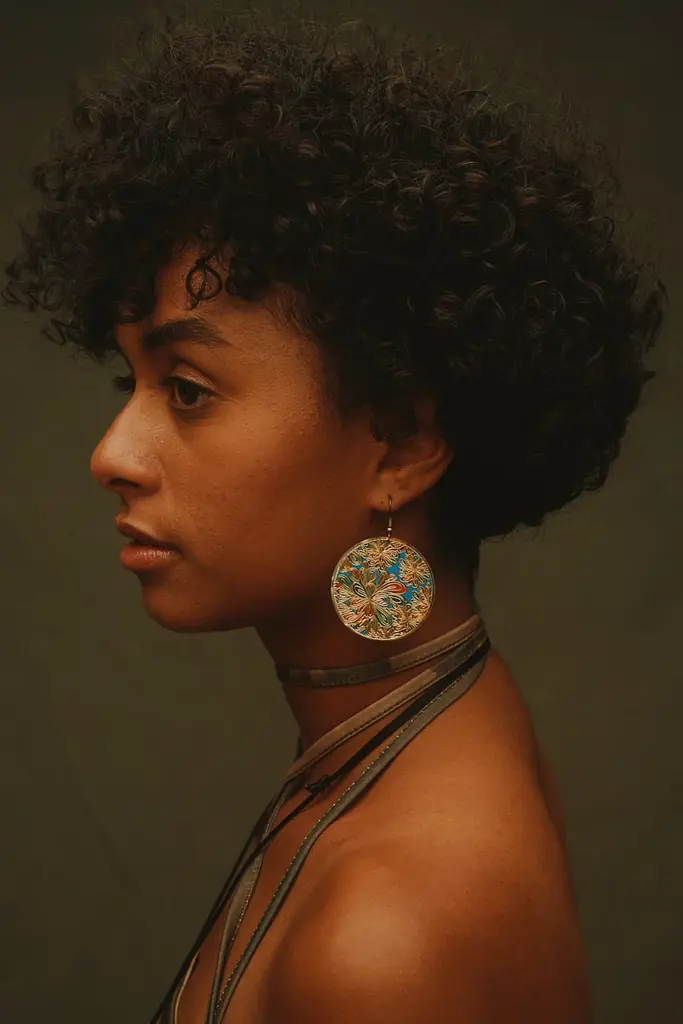 スイス出身・ギニアとハンガリーにルーツを持つシンガーソングライターMarlinが、セカンド EP『Side Effects』をリリース 画像 2