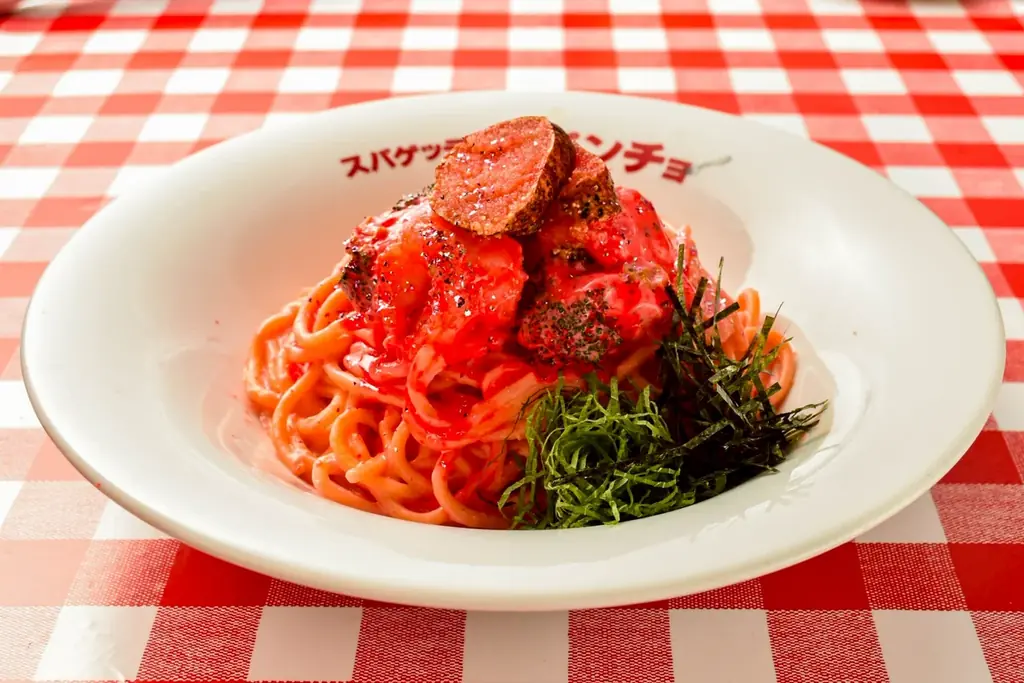 アイドルグループ「SAY-LA」×パンチョ×かねふく、トリプルコラボ「海老マヨマヨたらこパスタ」を4月3日（金）に10店限定発売 画像 3