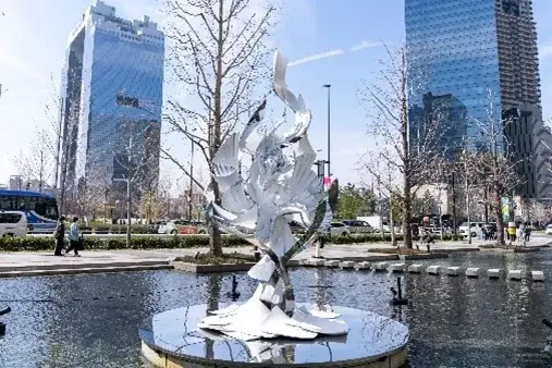 アニメーター／イラストレーター米山舞の新作含む3作品をグランフロント大阪に展示 画像 2