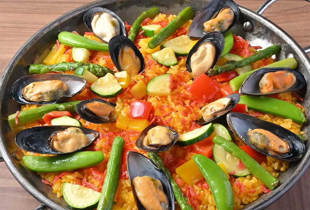 神戸元気サーモンのあぶり寿司 、瀬戸内産鯛のしゃぶしゃぶなど、旬の地元食材を使用した豪華バイキングが2,800円 ※～食べ放題！ 画像 2