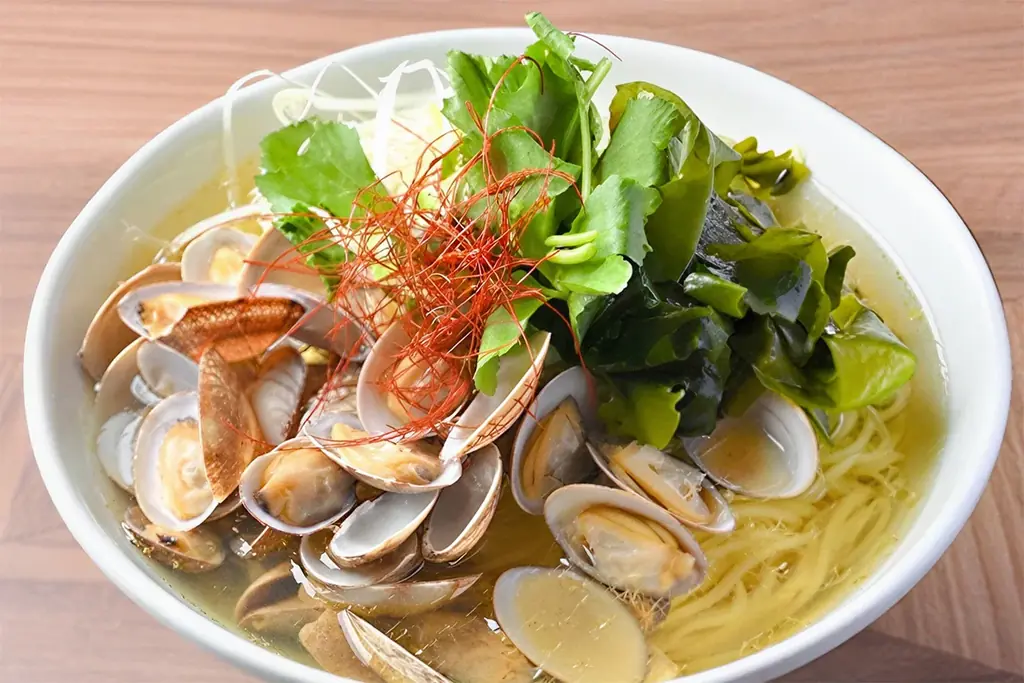 神戸元気サーモンのあぶり寿司 、瀬戸内産鯛のしゃぶしゃぶなど、旬の地元食材を使用した豪華バイキングが2,800円 ※～食べ放題！ 画像 4