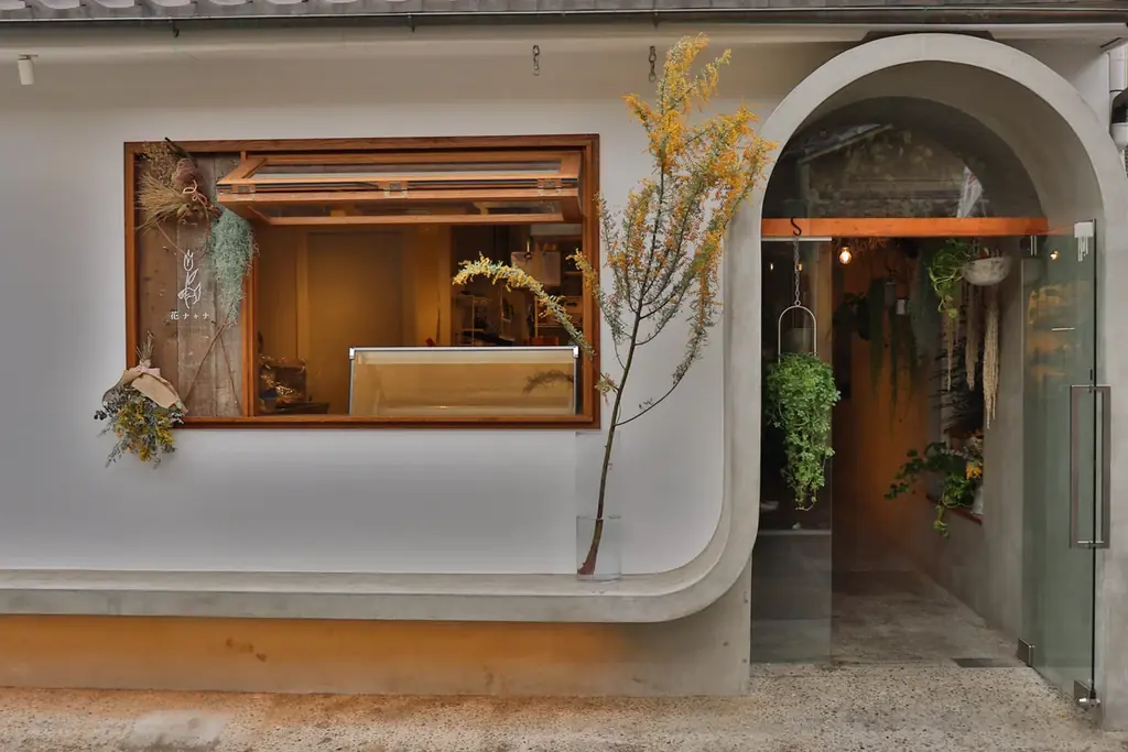 4月1日開店　門前仲町の花とふわとろフレンチトースト店 モーニングあり