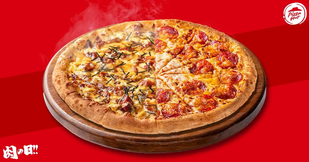 【毎月28日・29日は“肉ピザハット”】ガッツリお肉ピザ2枚セットが最大3,091円OFF！1枚ならお持ち帰り1,129円～、配達1,929円〜とおトクな価格で楽しめる！ 画像 2