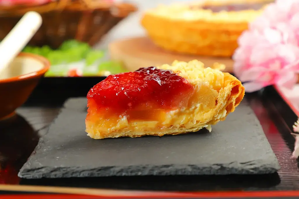 アップルパイ専門店「グラニースミス」、信州の老舗・飯島商店「みすゞ飴」との初コラボメニューを、2026年4月1日（水）より販売！ 画像 2