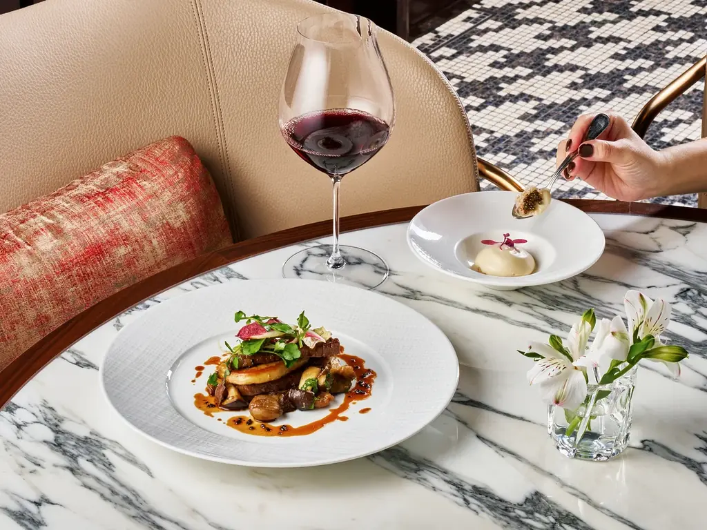 【セント レジス ホテル 大阪】ブラッスリー「RÉGINE」で叶えるレストランウエディングを開始。ミシュランスターシェフ飯塚 隆太氏監修の料理と洗練された空間で叶える、新しいセントレジスウエディング 画像 4