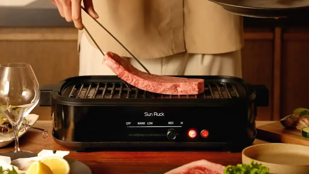 家で焼肉したい、でも「煙・ニオイ・油はね」が気になる。そんな悩みに応える焼肉グリル「Premium Muen Grill 無縁」が4月25日よりMakuakeで先行販売開始 画像 1