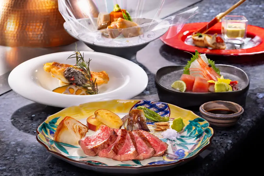 【北陸ドライブ旅】ガソリン券 or 館内利用券2,000円分、さらに最大3,200円分のグルメ温泉チケット「加賀 湯めぐり街あるき帖」付き宿泊プラン＜4/1～7/17＞ 画像 10