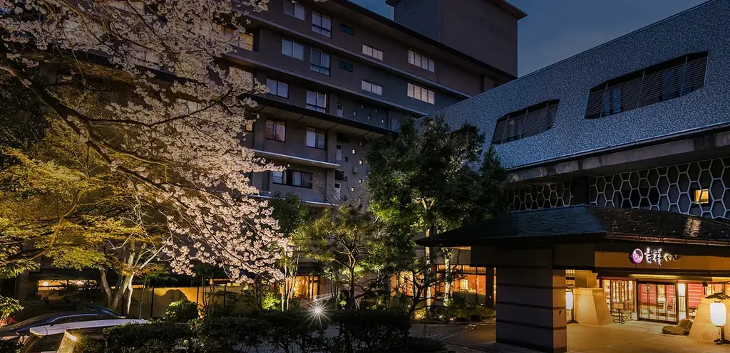 【北陸ドライブ旅】ガソリン券 or 館内利用券2,000円分、さらに最大3,200円分のグルメ温泉チケット「加賀 湯めぐり街あるき帖」付き宿泊プラン＜4/1～7/17＞ 画像 15