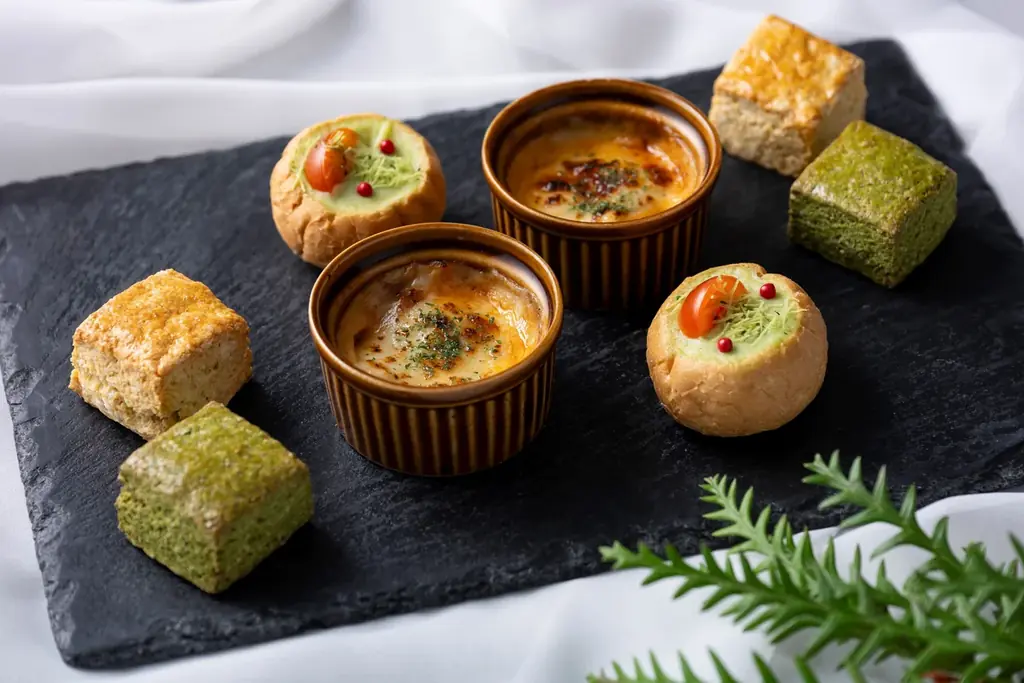 【グランドプリンスホテル新高輪】京都の老舗茶舗『福寿園』の抹茶と甘酸っぱいベリーが織りなす「抹茶とベリーのアフタヌーンティー」を初夏に開催 画像 8