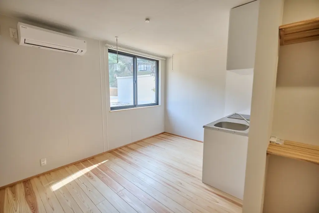 島根県海士町に「ボックスユニット工法」を用いた二階建および平屋の単身者向け居住施設（計15戸）が完成 画像 7