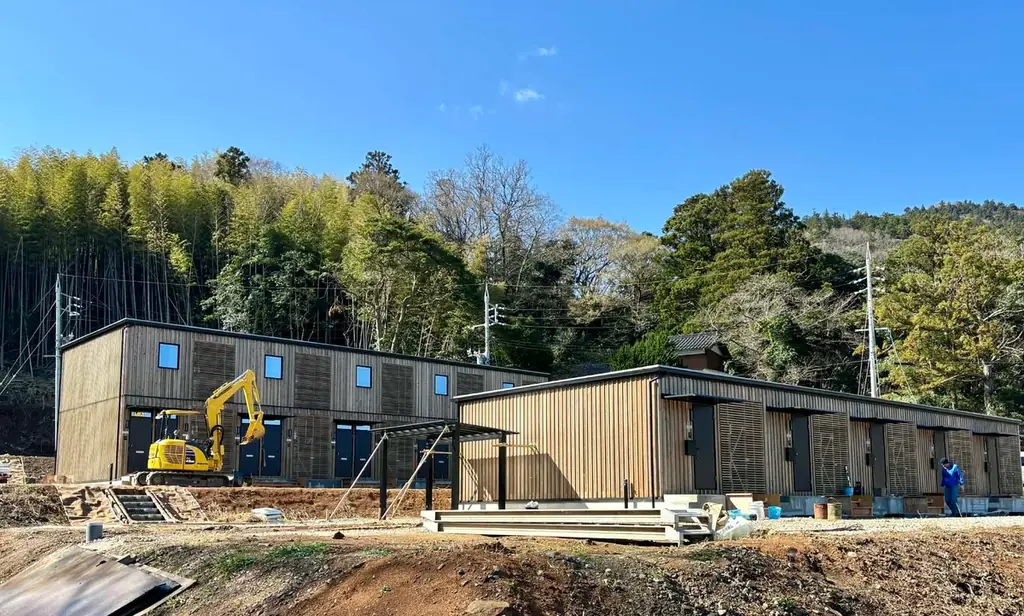 島根県海士町に「ボックスユニット工法」を用いた二階建および平屋の単身者向け居住施設（計15戸）が完成 画像 8