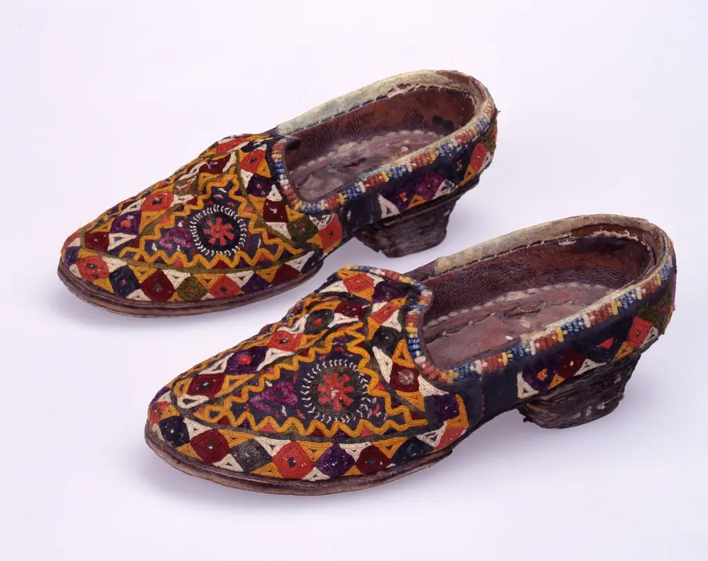 中央アジアの手仕事　―華麗なる刺繍とジュエリー広島県立美術館コレクションより―　　2026年4月11日（土）～ 6月14日（日）開催 画像 11